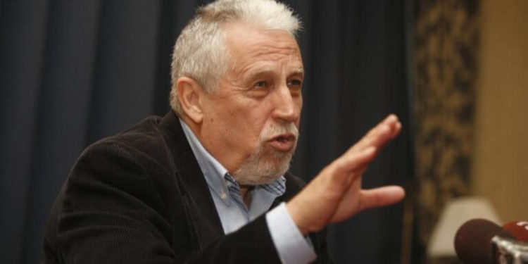 Γιάννης Μανώλης