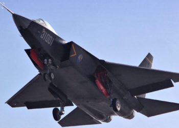J-31: Κινητήρες «μυστήριο» ετοιμάζουν οι Κινέζοι για το stealth μαχητικό