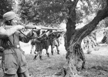 Σφαγή στο Κοντομαρί: Οι Ναζί εκτελούν τους Κρητικούς και «παίρνουν εκδίκηση» [pics]