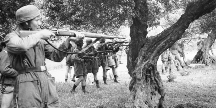 Σφαγή στο Κοντομαρί: Οι Ναζί εκτελούν τους Κρητικούς και «παίρνουν εκδίκηση» [pics]