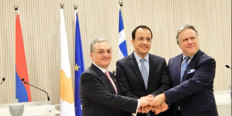 Ικανοποίηση για την τριμερή Ελλάδας – Κύπρου – Αρμενίας