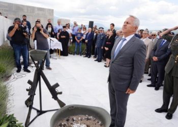 Αποστολάκης