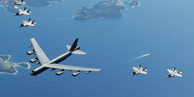 B-52: «Πάτησε» Ευρώπη για την άσκηση Astral Knight – ΦΩΤΟ