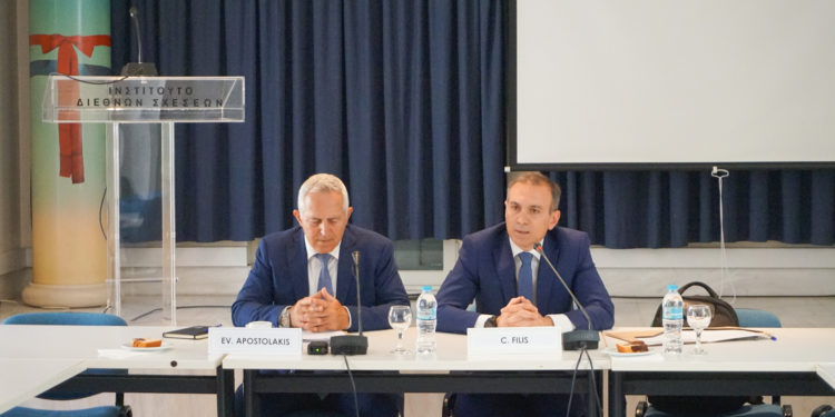 Αποστολάκης