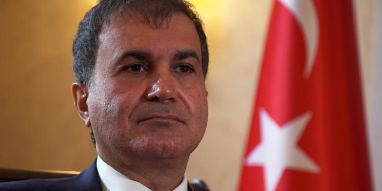 Τσελίκ κατά Μακρόν