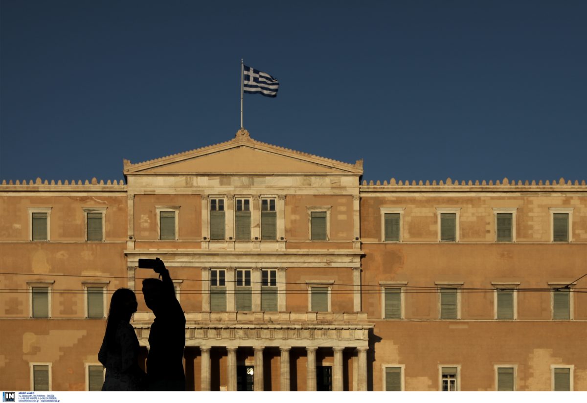 Βουλή - παρακολουθήσεις