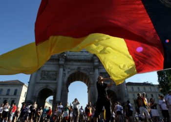 Γερμανία: Σε ένα μήνα από σήμερα οι εκλογές – Τι αλλάζει στον πολικό χάρτη