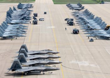 USAF: «Δείχνει τα δόντια» της στην τεράστια άσκηση Northern Lightning [pic]