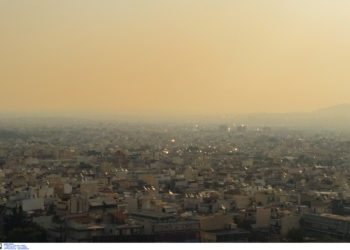 Μαίνεται η φωτιά στην Εύβοια – Αποπνικτική ατμόσφαιρα στην Αθήνα