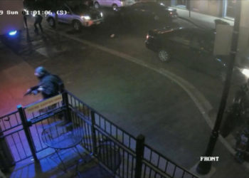 Video-σοκ: Η στιγμή που αστυνομικοί εξουδετερώνουν τον μακελάρη του Οχάιο