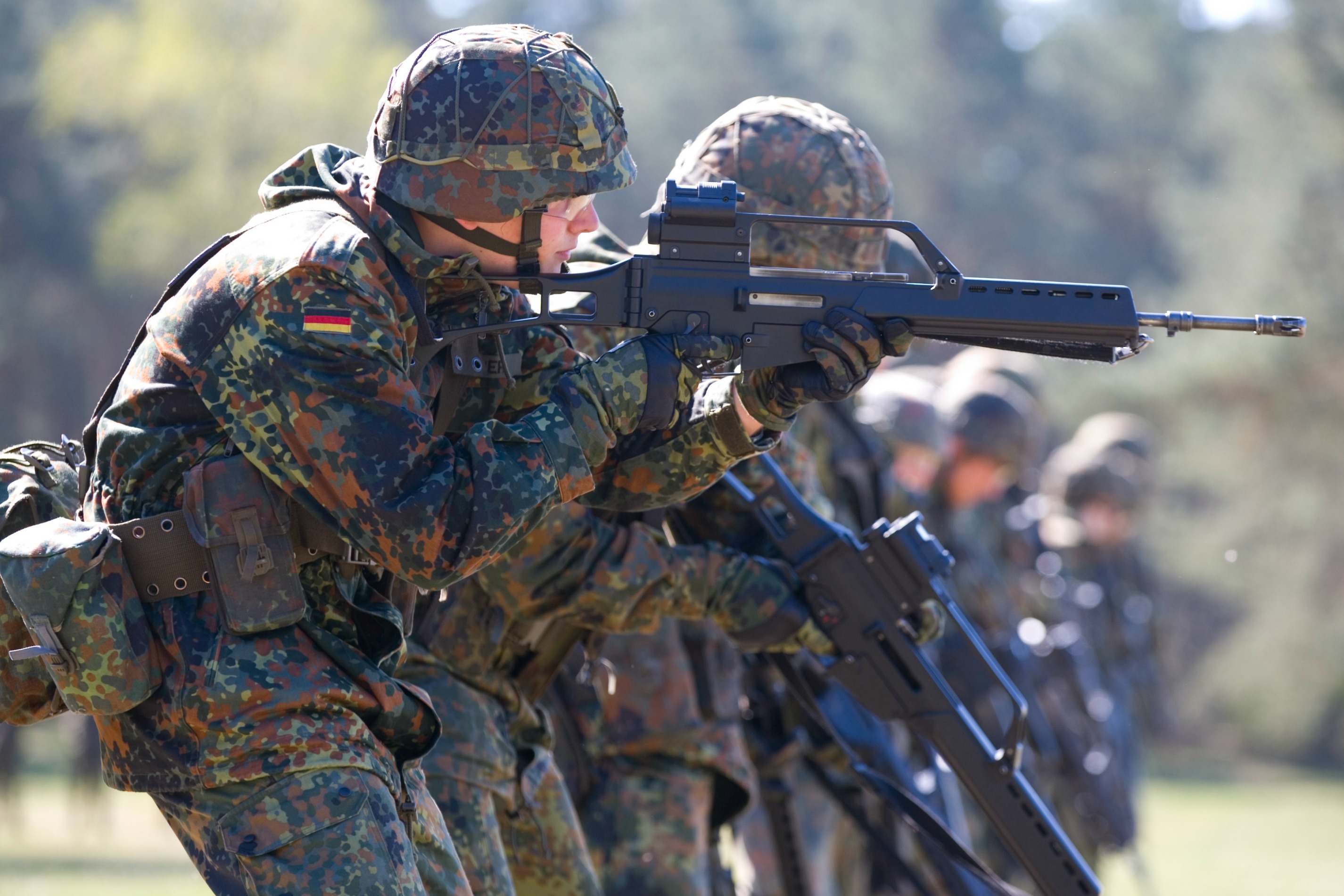 Бундесвер военные. Солдат Бундесвера с g36. G36 Бундесвер. Германская армия Бундесвер. Бундесвер 2020.