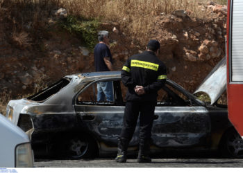 Σοκ! Πήγαν να σβήσουν φωτιά και βρήκαν νεκρό άτομο σε αυτοκίνητο