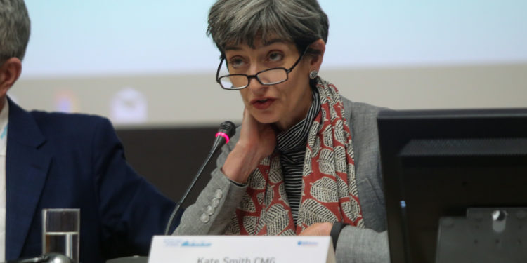 Βρετανίδα πρέσβης: Δεν αλλάζουν τα δίδακτρα στη Βρετανία έως και το 2021