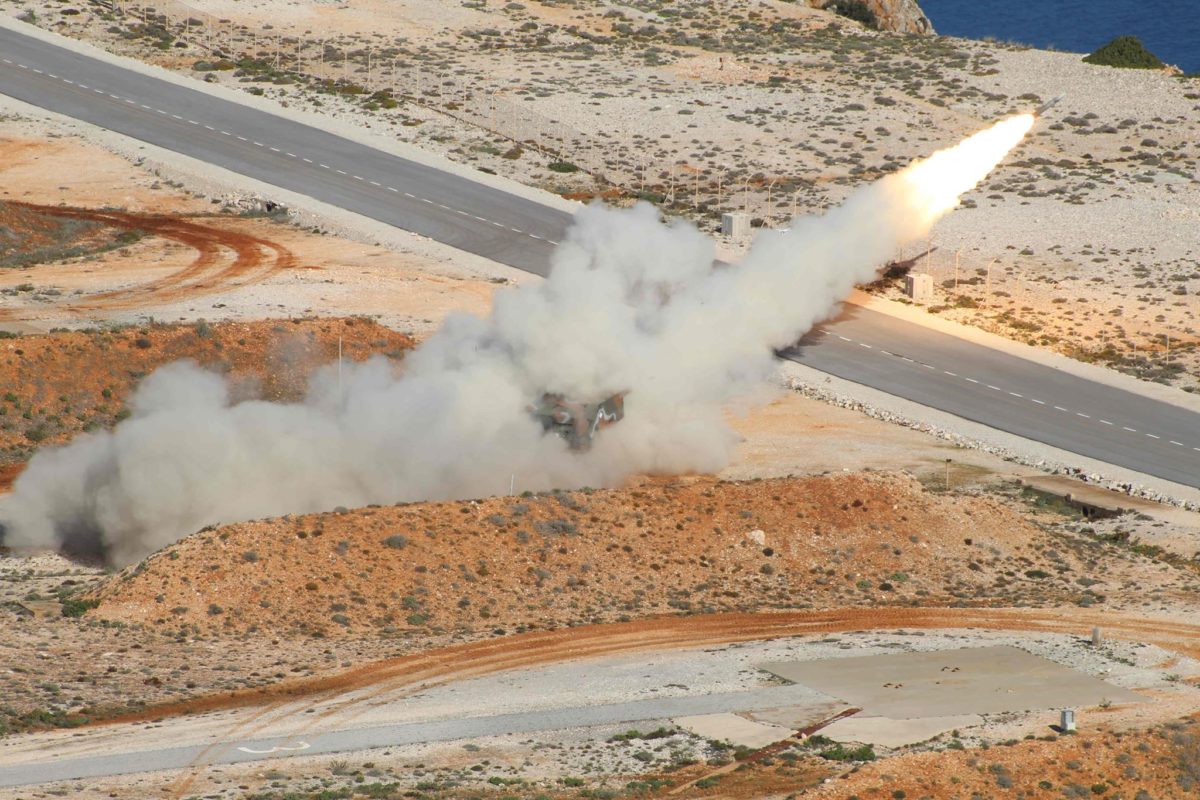ΓΕΣ: Άσκηση πυροβολικού στο Πεδίο Μάχης Κρήτης [pics]  