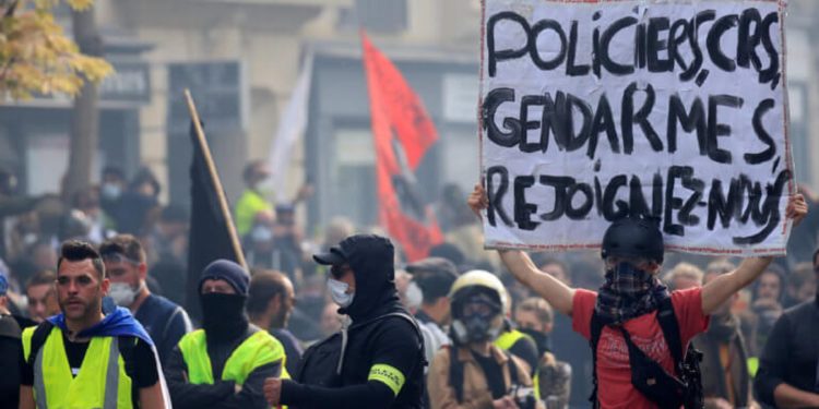 κίτρινα γιλέκα