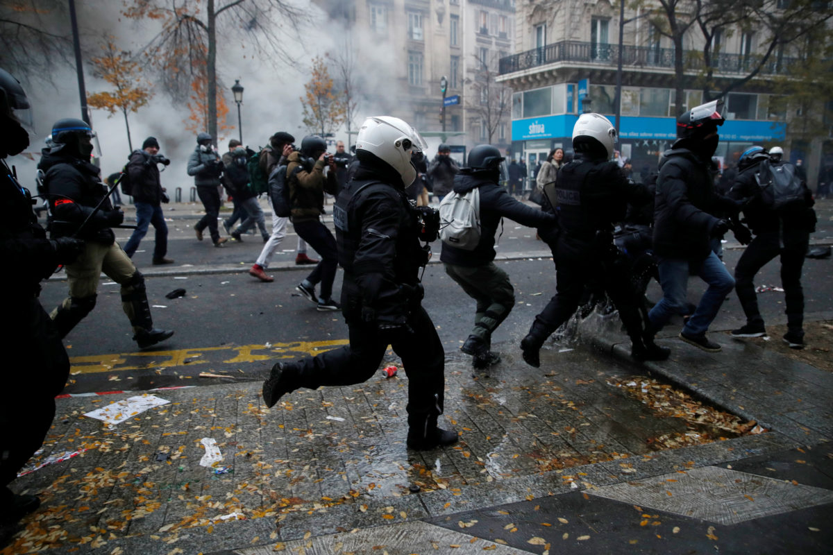 Παρίσι - Διαδηλώσεις - δακρυγόνα