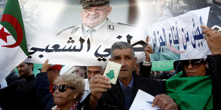 Θρήνος στην Αλγερία: Πέθανε από ανακοπή ο Αρχηγός Στρατού