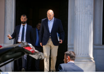 Κούτσης για Δένδια