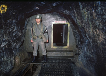 Υπόγεια Τούνελ