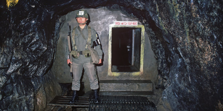 Υπόγεια Τούνελ