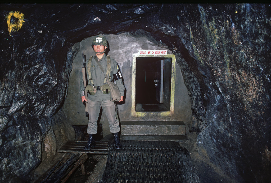 Υπόγεια Τούνελ