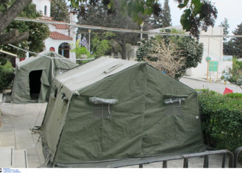 Κορονοϊός: Στρατιωτικές σκηνές για την υποδοχή εμπύρετων ασθενών στο νοσοκομείο Αγίου Παύλου