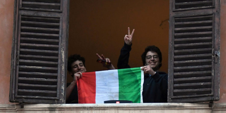 Ο Τραμπ εκφράζει τη συμπαράστασή του στην Ιταλία με ένα συγκλονιστικό βίντεο