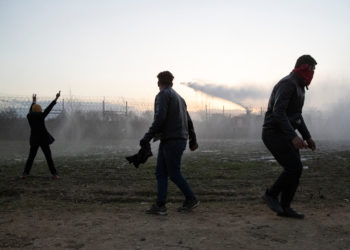 Πρόεδρος Κομισιόν προς Ερντογάν: Απομακρύνετε τους μετανάστες από τα σύνορα με την Ελλάδα