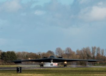 Ο στόλος του… «διαστήματος» κατέφθασε στην Ευρώπη! (vid)