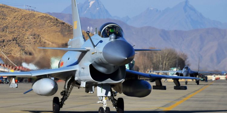 Αυτό είναι το μαχητικό αεροσκάφος της Κίνας που θα πρέπει να φοβούνται οι Αμερικανοί (pics)