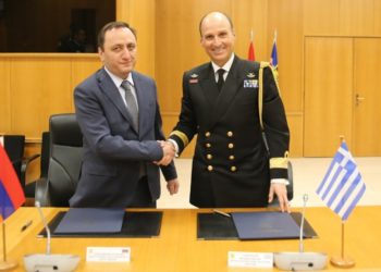 στρατιωτική συνεργασία