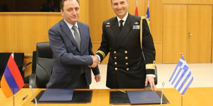 στρατιωτική συνεργασία