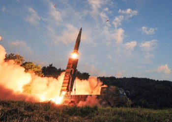 Δύο πυρηνικοί «γίγαντες» αντιμέτωποι, μία αιώνια έχθρα και ένας πιθανός όλεθρος