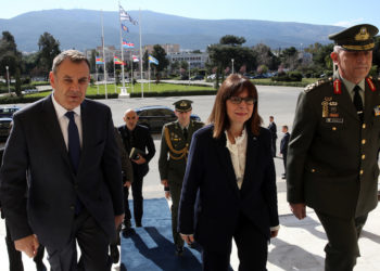 Στο ΥΕΘΑ η Πρόεδρος της Δημοκρατίας: Συνομιλία με τους φρουρούς των συνόρων στον Έβρο