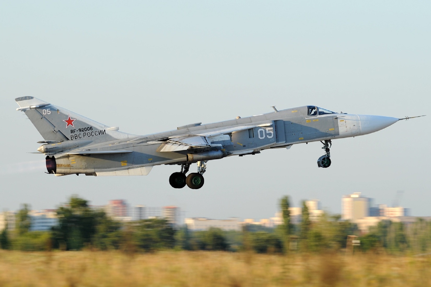 Su-24: Οι Ρώσοι «ξιφομάχοι» σε πλάνα που εντυπωσιάζουν (vid) | OnAlert