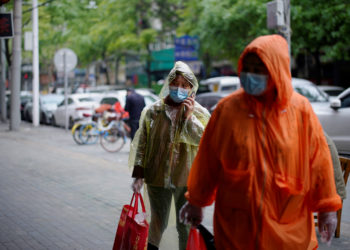 Νέα ανησυχητικά δεδομένα για τον κορονοϊό: Μεταδίδεται και μέσω της απλής αναπνοής!