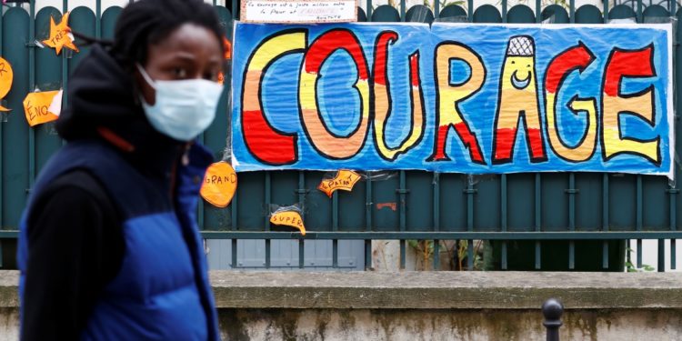 Γαλλία: Απαραίτητες οι μάσκες για μαθητές από 11 ως 18 χρόνων