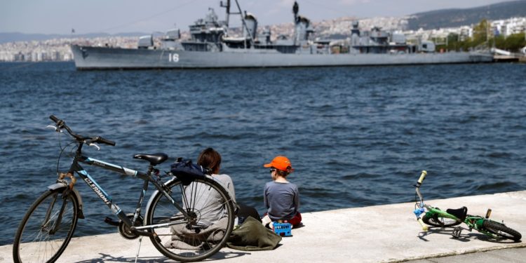 Αντίστροφη μέτρηση για άρση του lockdown – Πότε καταργείται το sms, πότε ανοίγουν τα σχολεία