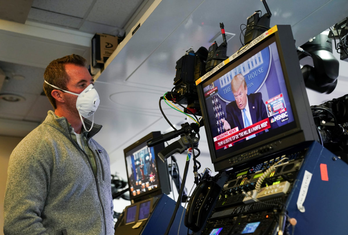 τραμπ washington post