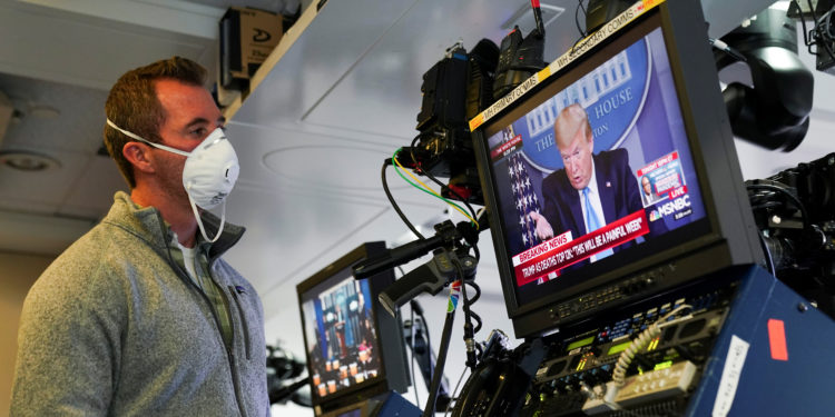 τραμπ washington post