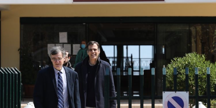 Die Zeit - Τσιόδρας