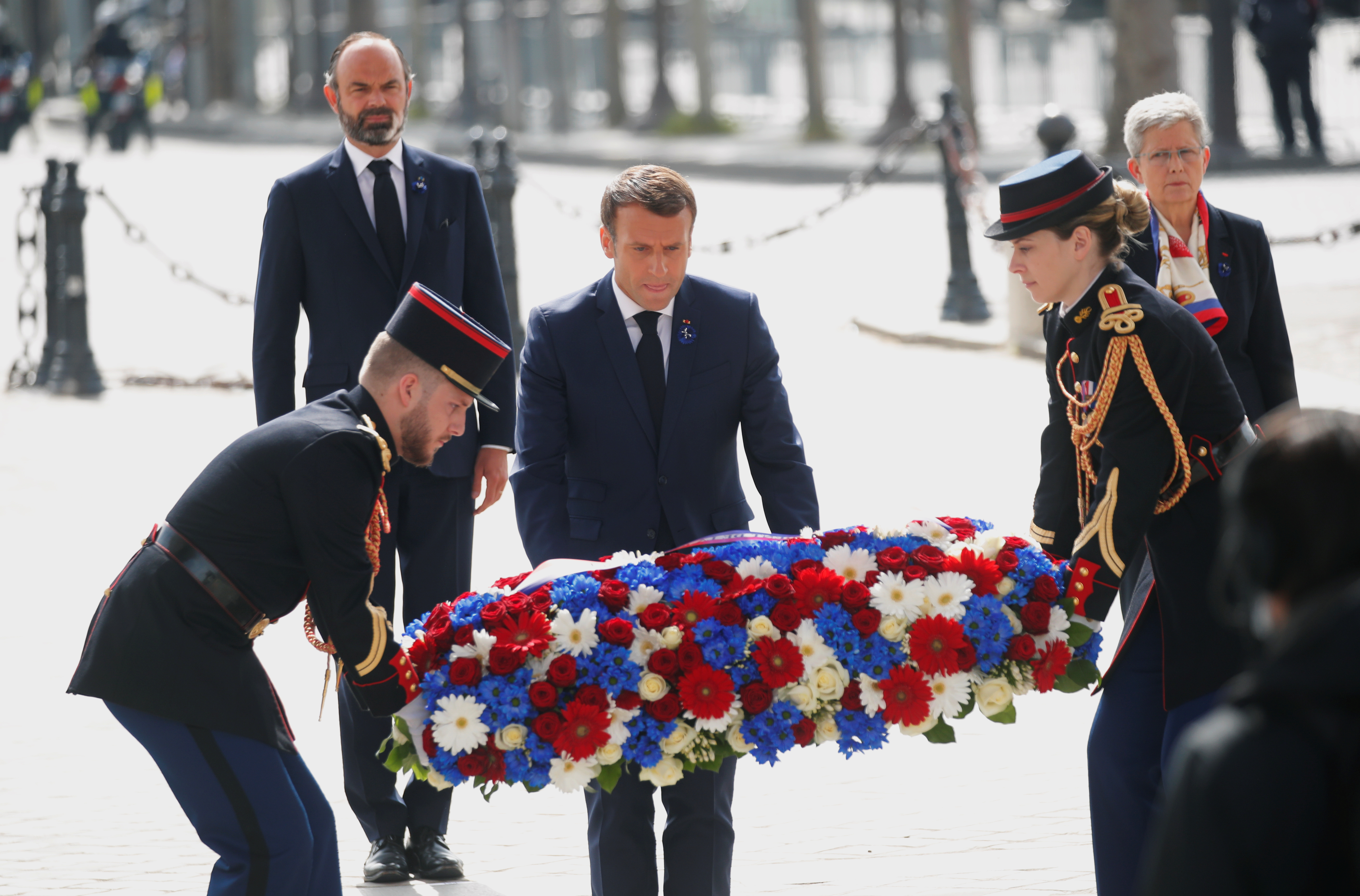 Где 8 мая. Празднование 9 мая во Франции. 8 Мая день Победы в Европе. Возложение венков на 9 мая. Празднование дня Победы.