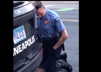 Οργή στις ΗΠΑ από τον φόνο Αφροαμερικανού από αστυνομικό – Βίντεο ντοκουμέντο