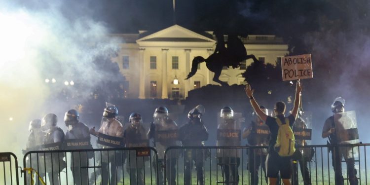 Τραμπ - Λευκός Οίκος