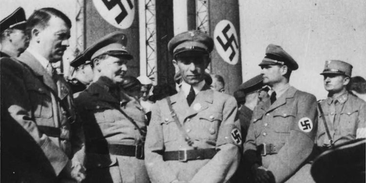 Σαν σήμερα: To 1921 o Αδόλφος Χίτλερ αναλαμβάνει την προεδρία του ...