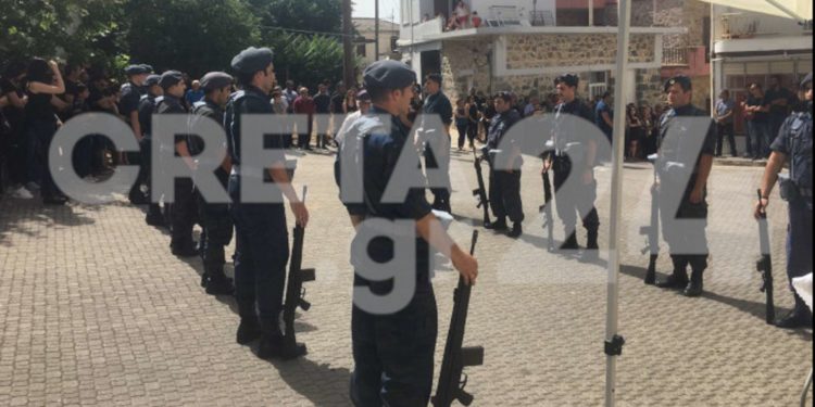 Χανιά: Σπαρακτικό το τελευταίο αντίο στον αδικοχαμένο πιλότο της Πολεμικής Αεροπορίας (pics)