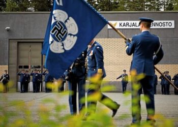 Η Πολεμική Αεροπορία της Φινλανδίας έρχεται στον 21ο αιώνα: Τέλος η σβάστικα από το έμβλημα (pics)