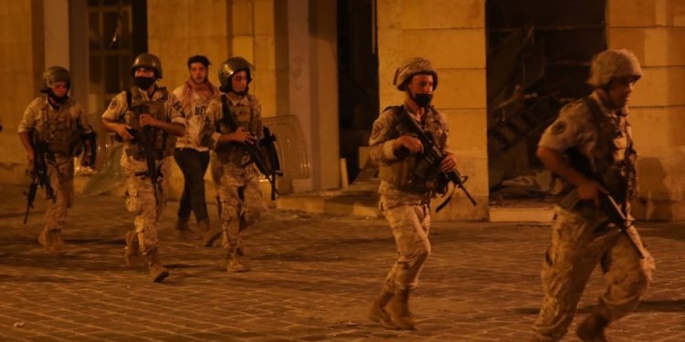 Λίβανος: Δακρυγόνα εναντίον αντικυβερνητικών διαδηλωτών στη Βηρυτό