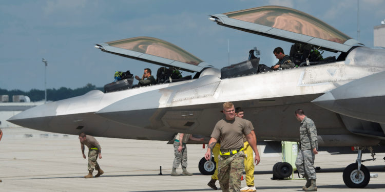 Επανάσταση στον τρόπο που εκπαιδεύονται οι πιλότοι! Η USAF «αντιμέτωπη» με ρωσικά και κινεζικά μαχητικά (vid)