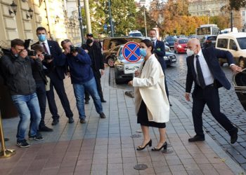 Μακρόν - Τιχανόφσκαγια